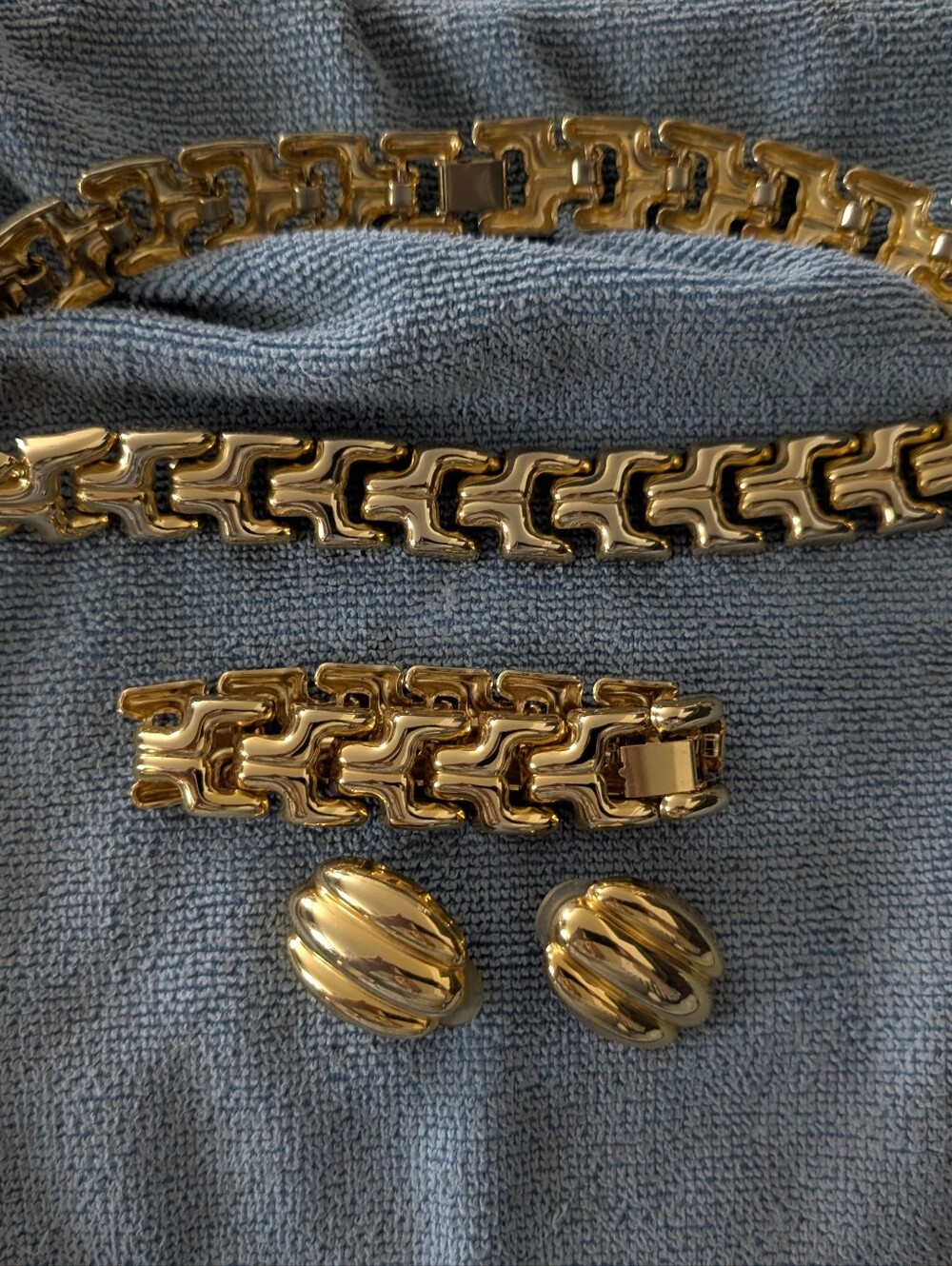 Elegant Gold Chain Necklace and Bracelet Set